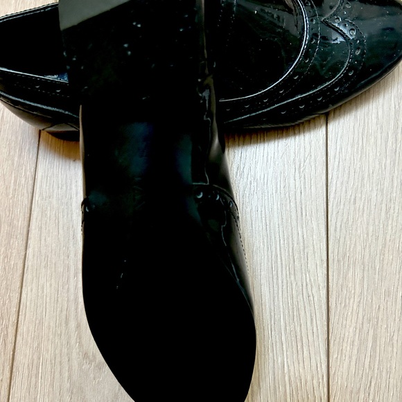 IVANKA TRUMP size 8 B black classic patent leather wing tip loafers - Picture 4 of 7